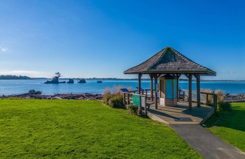 Lincoln City Casa | Waters Edge 402