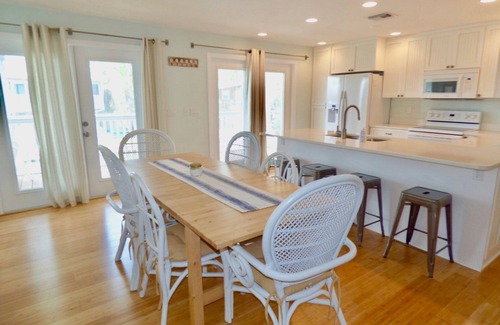 Placida Casa | WATERS EDGE-60 ft private dock, free concierge service on check in/out days!
