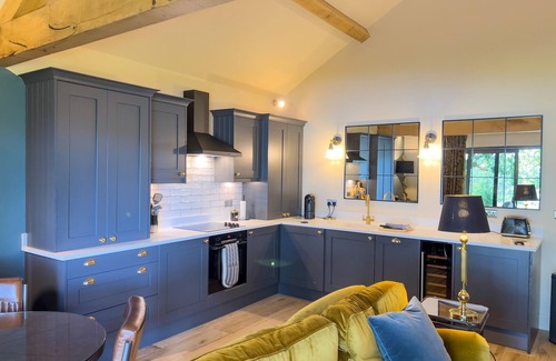 Wing Cabaña | Waters Edge, a romantic cottage with stunning views of Talkin Tarn