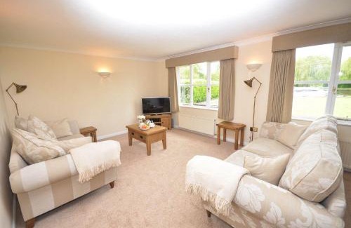 Wroxham Casa | Waters Edge Cottage - Wroxham