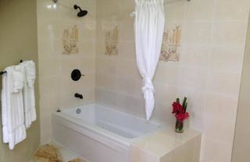 Montego Bay Casa | Waters Edge Guest House