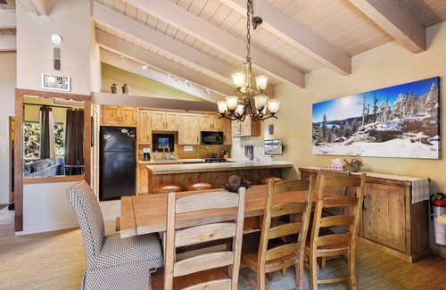Tahoma Condominio | Waters Edge Oasis | Shared Pool & Pier Access