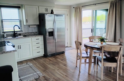 Shipshewana Casa | Water’s Edge Retreat, Charming 2-bedroom Lake House, marvelous Shipshewana