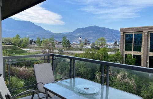 North End Apartamento | WATERSCAPES RESORT KELOWNA 2 FULL BEDROOMS SUITE VACATION RENTALS, SHORT TERM RENTALS.