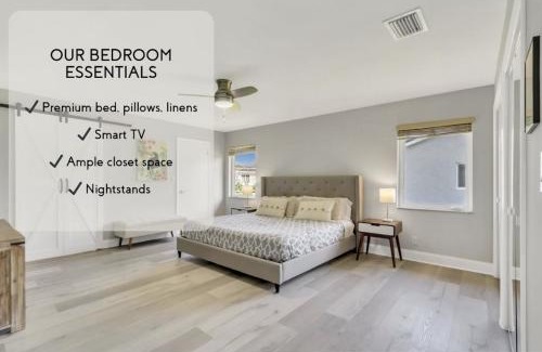 Weston Casa | WatersEdge - Lakefront Beauty, Saltwater Pool
