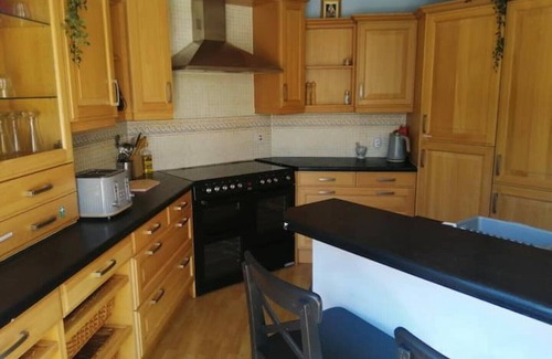 Arrochar Cabaña | WATERSIDE 3 BED COTTAGE, HOT TUB, SAUNA, PVT BEACH