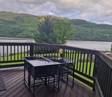 Arrochar Casa | WATERSIDE 3 BED COTTAGE, HOT TUB, SAUNA, PVT BEACH