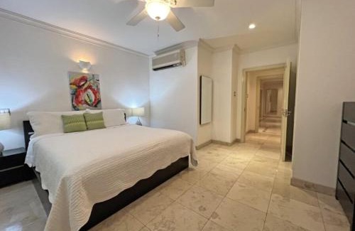 Old Trees Bay Apartamento | Waterside Apartment 101 by Island Villas