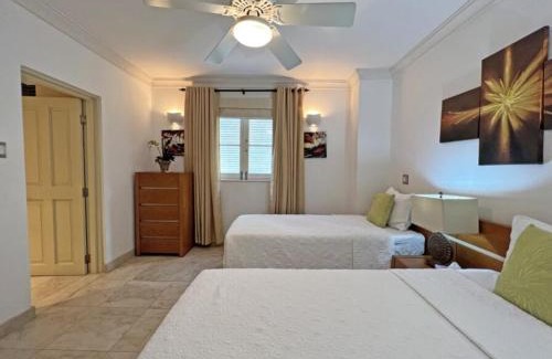 Old Trees Bay Apartamento | Waterside Apartment 101 by Island Villas