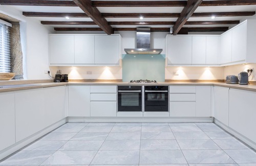 Todmorden Casa | Waterside Cottage!