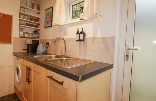 Truro Cabaña | Waterside Cottage