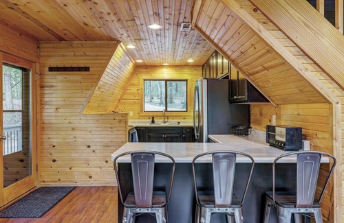 Wright City Cabaña | Waterside Cottage w/ Hot Tub by StayLage