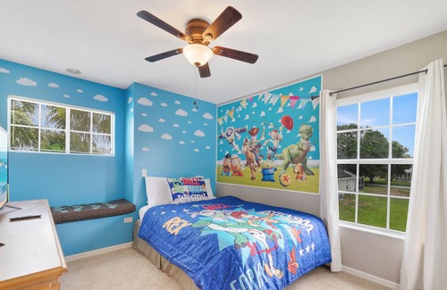 Bridgewater Crossing Villa | Waterside Escape - South-Facing Pool, 15 Minutes to Disney