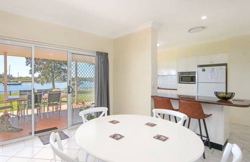 Yamba Casa | Waterside Escape - Your perfect holiday retreat in the beautiful town of Yamba.