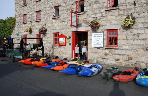 Tinnahinch Casa | Waterside Guesthouse