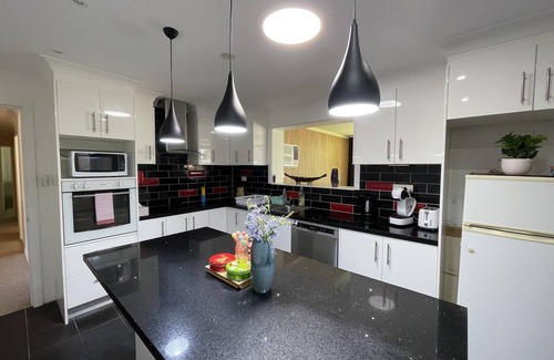 Central Coast Casa | Waterside Holiday House