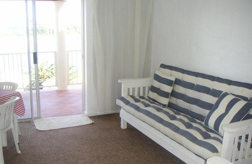 Aston Bay Apartamento | Waterside Living DB03