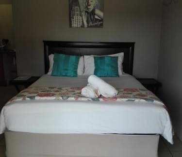 Piet Retief Cabina | Waterside Lodge CC