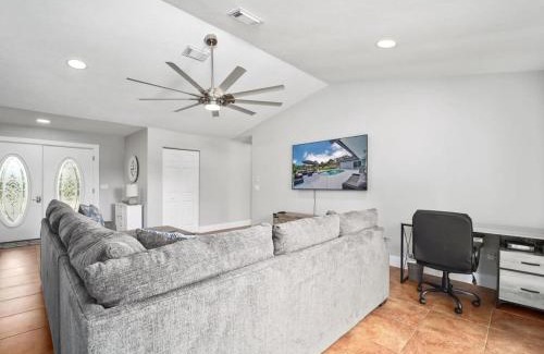 Palm Harbor Casa | Waterside Paradise with Pool in Palm Coast
