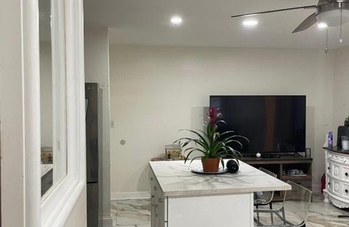 Copiague Casa | waterside studio plus 2 master bedroom 1full bathroom back entrance beach view canal docks Wifi code