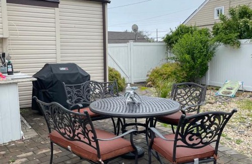 Copiague Casa | waterside studio plus 2 master bedroom 1full bathroom back entrance beach view canal docks Wifi code