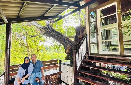Thap Yao Casa | Waterside Thai House, 10 minutes from Airport .