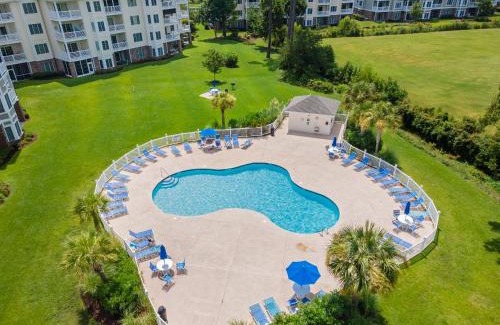 Central Myrtle Beach Apartamento | Waterview Golf Hideaway with 5 bds, Modern Design by myBeach Vacation Rentals