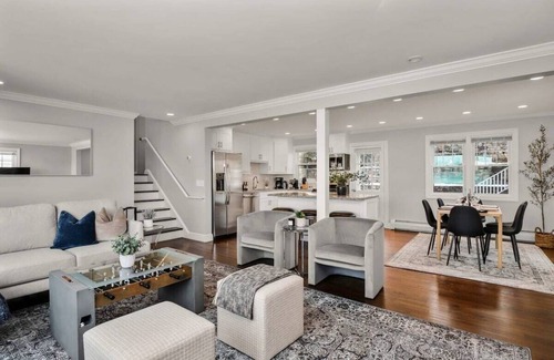 Cove - East Side - Shippan Casa | Waterview House Walking Distance from Cove Beach