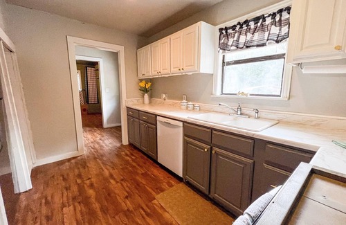 Mount Vernon Cabaña | Waterview Ranch Getaway Cottage Cabin