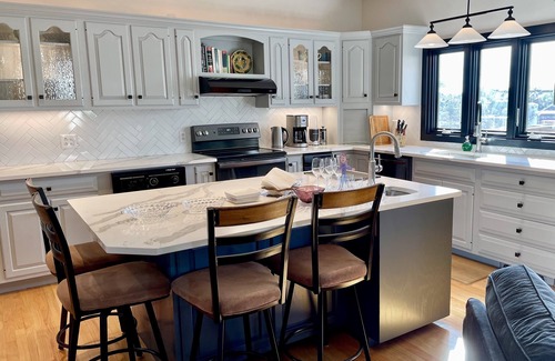 Gloucester Casa | WaterViews con vistas a Gloucester Inner Harbor / Sunroom / Deck / Walk to Town / AC