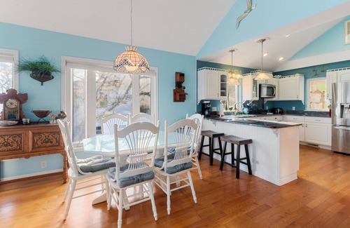 Ocean Isle Beach Casa | Waterway Escape located on the Intracoastal Waterway. Boating, fishing, Golfing.