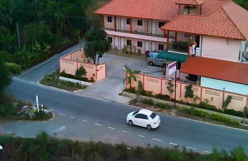 Sattahip Hotel | Wattana Hill Resort