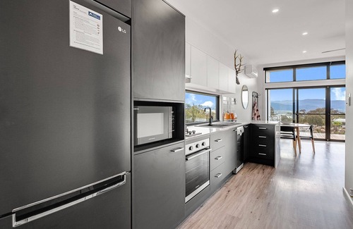 East Jindabyne Cabina | Wattle Eco Lodge at Peak View Farm