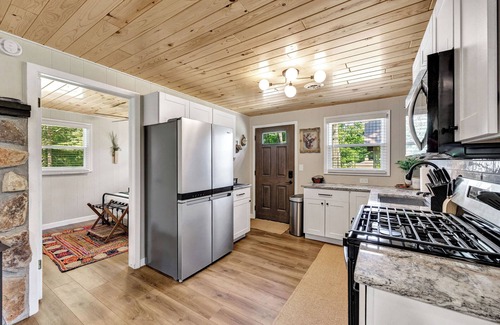 Lakewood Cabaña | Waubee Lake remodeled cozy cottage on ATV trails!
