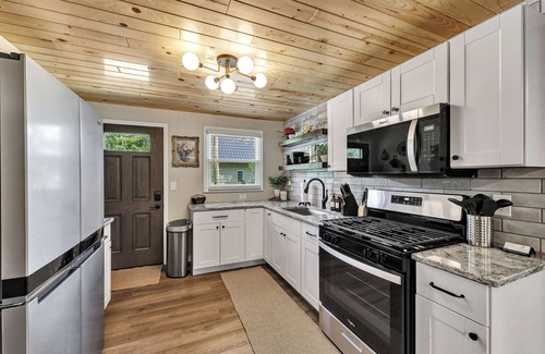 Lakewood Cabaña | Waubee Lake remodeled cozy cottage on ATV trails!