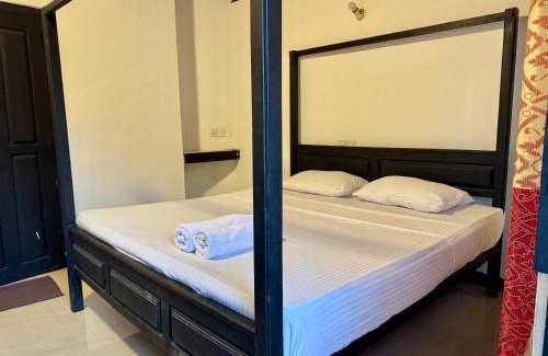 Pottuvil Division 2 Hotel | Wave Beach Cabana