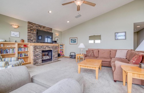Pacific City Casa | Wave Catchers - Meredith Lodging