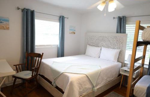 La Vista Casa | Wave Cave - Beach, Heated Pool, BBQ, Family, Friends, Fun