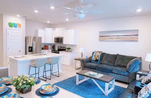 Gulf Breeze Casa | Wave of gold Close to beaches 3 bedrooms clean Beautiful Brand New townhome