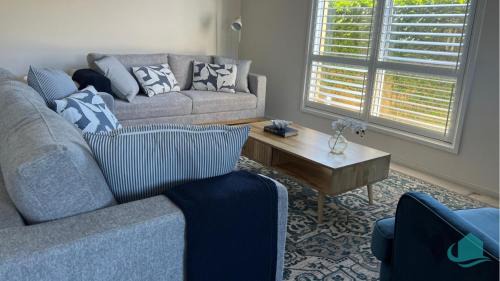 Caves Beach Casa | Wave Song - minutes to the shore