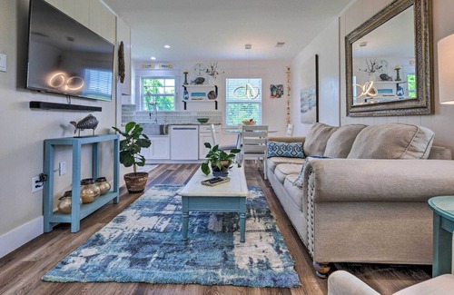 Waveland Cabaña | Waveland 'Baycation House' - Close to Beaches