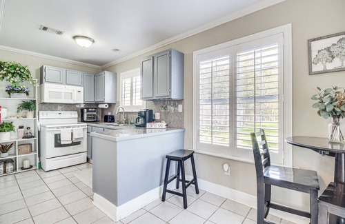 Waveland Cabaña | Waveland Retreat w/ Yard: Walkable Location