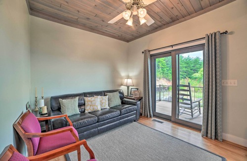 Waverly Casa | Waverly Home w/ Hot Tub ~ 1 Mi to Lake Access!