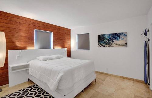Pompano Beach Apartamento | Waves Beach Town 2BR Apartment With Balcony