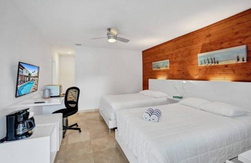 Pompano Beach Apartamento | Waves Beach Town 2BR Apartment With Balcony