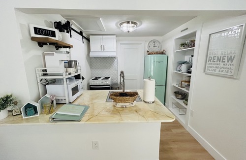Sunset Beach Cabaña | "Waves" Cottage on Sunset Beach