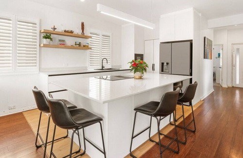 Narrabeen Casa | Waves, Sand & Surf - Seconds to the Beach
