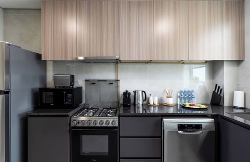 Dubai Apartamento | Waves - Stylish 1BR Close to IMG World & Global Village