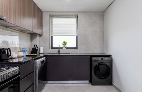 Dubai Apartamento | Waves - Stylish 1BR Close to IMG World & Global Village