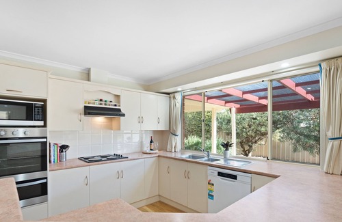 Normanville Casa | Waves & Whispers at Normanville. Beachside home.